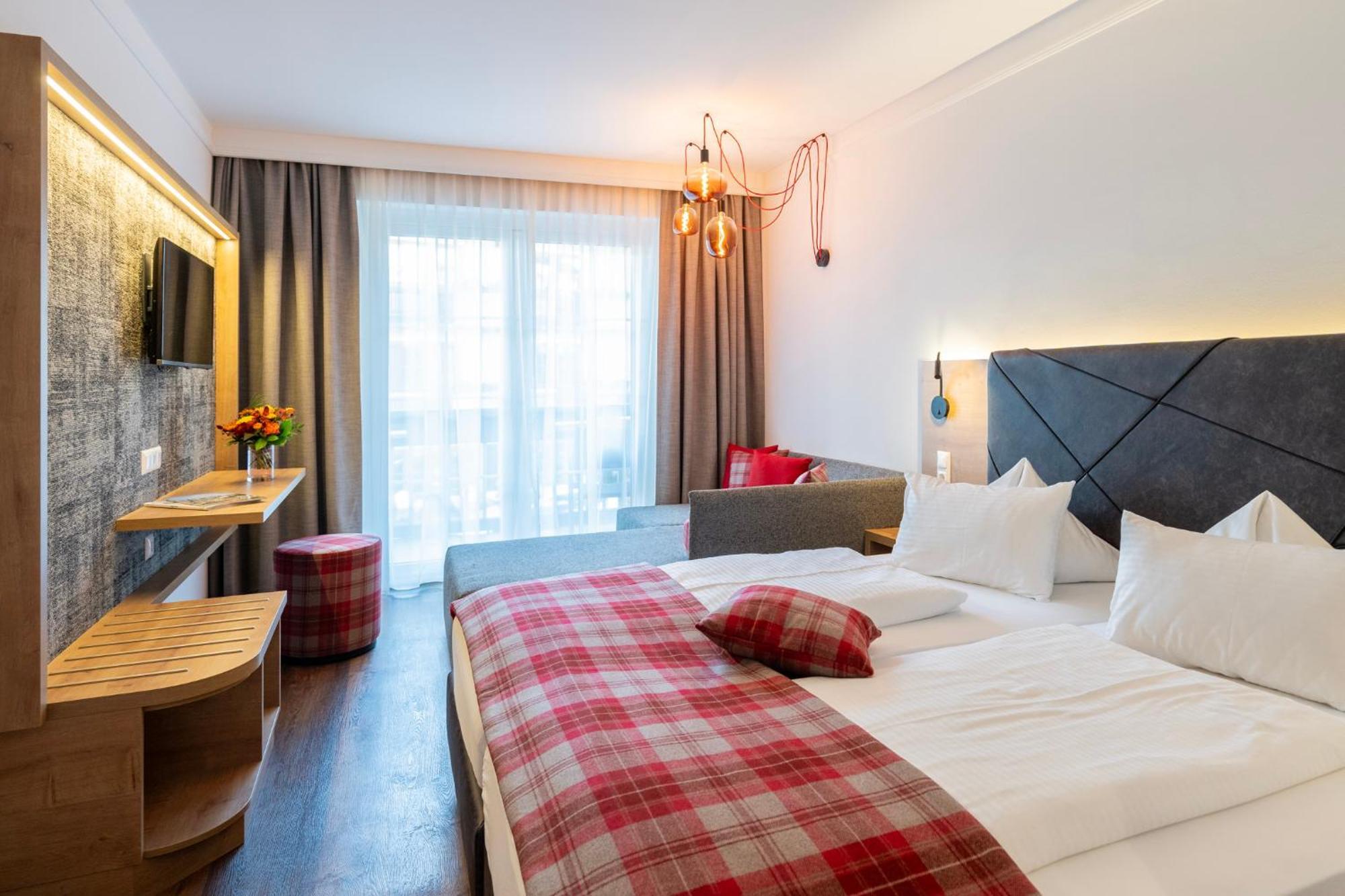Hotel Alte Post Feld am See Exterior foto