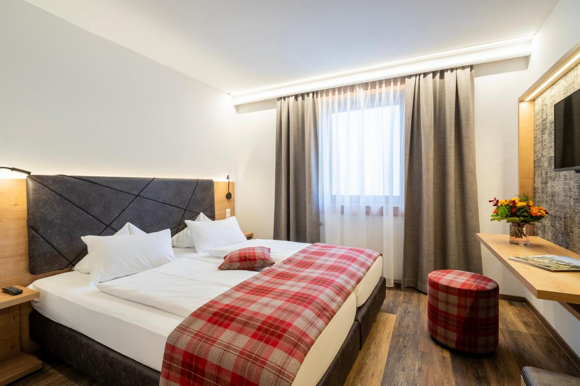Hotel Alte Post Feld am See Exterior foto